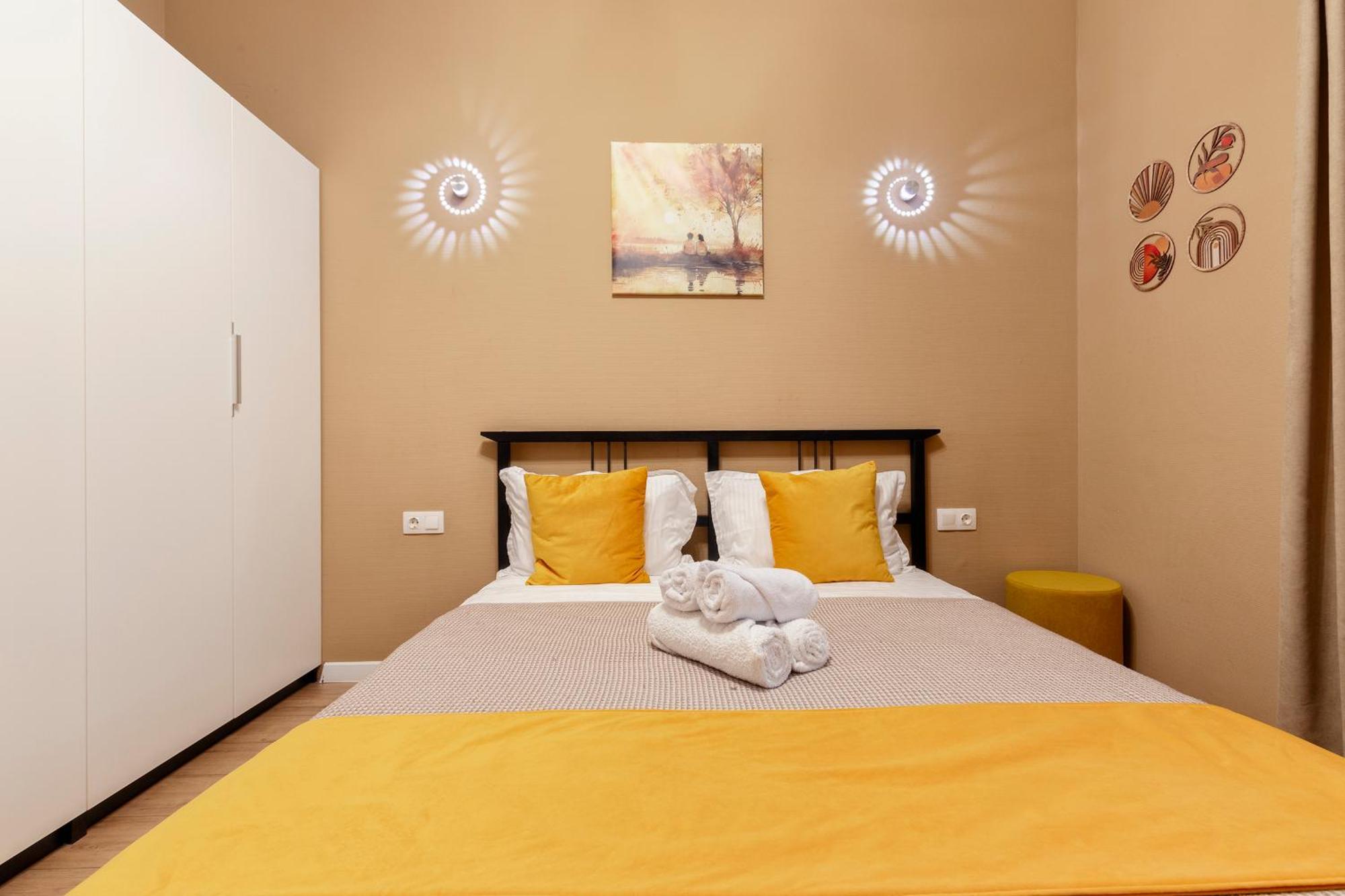 абрикосовое парфе Apartment