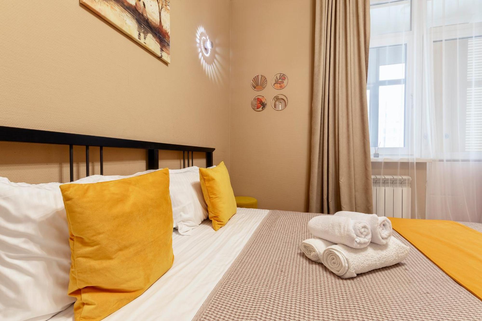 абрикосовое парфе Apartment *
